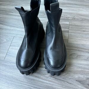 ILVI platform boots